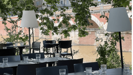 Déjeuner au bord de la Garonne